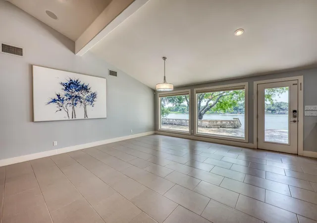 Photo 4 of Single family home for sale at 1704 Bluebonnet Ln, Kingsland, TX 78639 | MLS# 5962349 | Listing updated on 2026-10-08