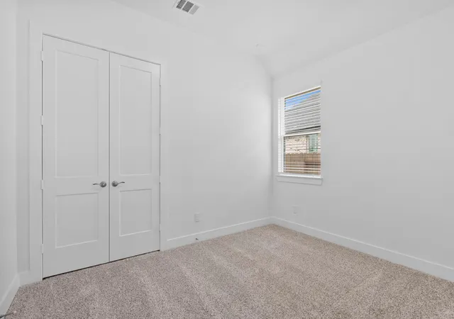 Photo 4 of Single family home for sale at 17808 Rolling Dr, Manor, TX 78653 | MLS# 7844731 | Listing updated on 2026-10-07
