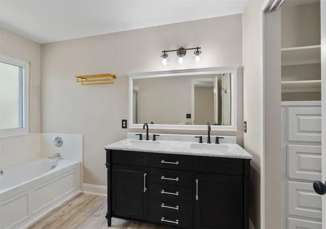Photo 4 of Single family home for sale at 1524 Emperor Ct, Round Rock, TX 78664 | MLS# 3874523 | Listing updated on 2026-10-08