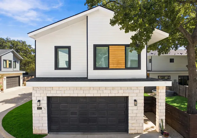 Single family home for sale at 5817 Sutherlin Rd, Austin, TX 78723 | MLS# 6677847