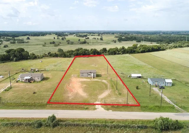 Photo 2 of Manufactured home for sale at 859 Ivy Switch Rd, Luling, TX 78648 | MLS# 7958016 | Listing updated on 2026-10-08