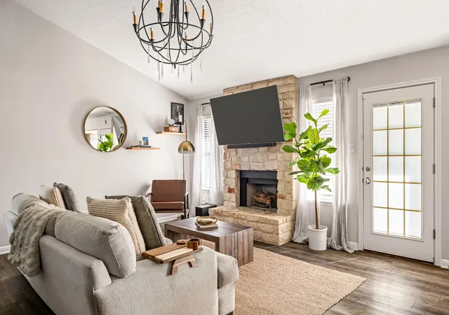 Photo 4 of Single family home for sale at 8611 United Kingdom Dr, Austin, TX 78748 | MLS# 7529347 | Listing updated on 2026-10-10