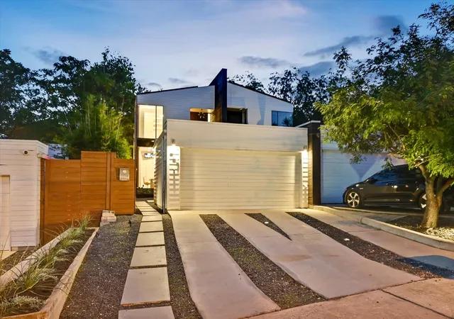 Photo 1 of Condo for sale at 607 Terrell Hl Dr #A, Austin, TX 78704 | MLS# 1556282 | Listing updated on 2026-10-09