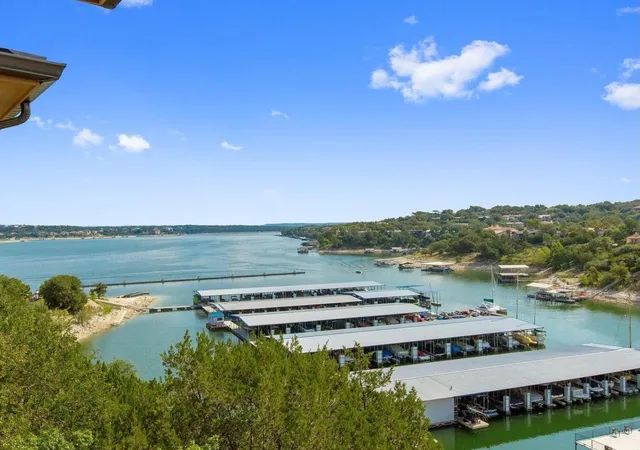 Listing Photo 2 - Condo for sale in building located at 312 Marina Vlg Cv, Lakeway, TX 78734 - Unit #312