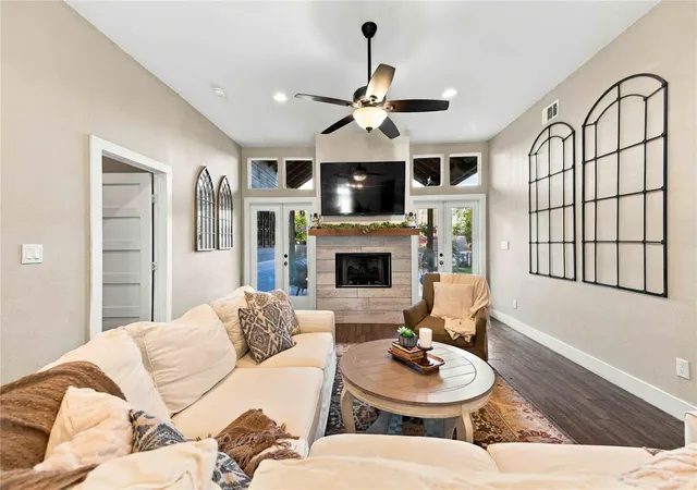 Photo 2 of Single family home for sale at 1814 Emerald Isle Dr, Leander, TX 78641 | MLS# 5460511 | Listing updated on 2026-10-08