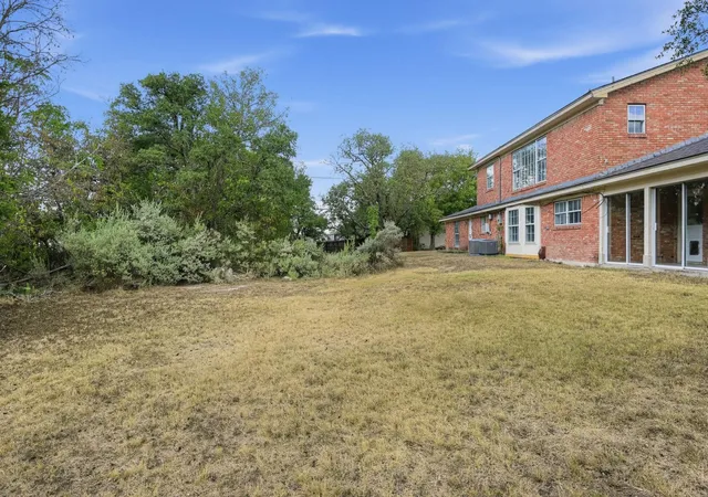 Photo 3 of Single family home for sale at 606 Ash St, Copperas Cove, TX 76522 | MLS# 9205241 | Listing updated on 2026-10-09