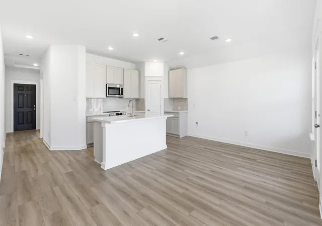 Photo 1 of Single family home for sale at 112 Hazy View Rd, San Marcos, TX 78666 | MLS# 6823950 | Listing updated on 2026-10-07