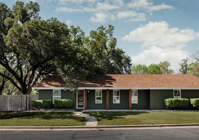 Photo 2 of Sale Pending at 905 Berrywood Dr, Austin, TX 78753 | MLS# 1167363 | Listing updated on 2026-10-22