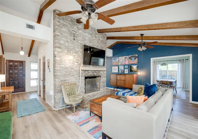 Photo 3 of Single family home for sale at 617 Dale Dr, San Marcos, TX 78666 | MLS# 4192626 | Listing updated on 2026-10-08