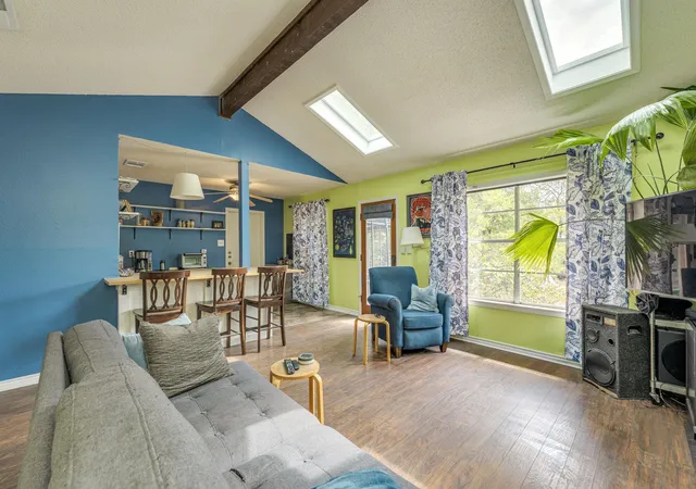 Photo 2 of Single family home for sale at 7707 Meadowview Ln, Austin, TX 78752 | MLS# 8959713 | Listing updated on 2026-10-08