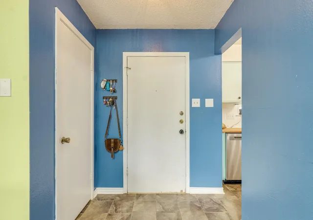 Photo 3 of Single family home for sale at 7707 Meadowview Ln, Austin, TX 78752 | MLS# 8959713 | Listing updated on 2026-10-08