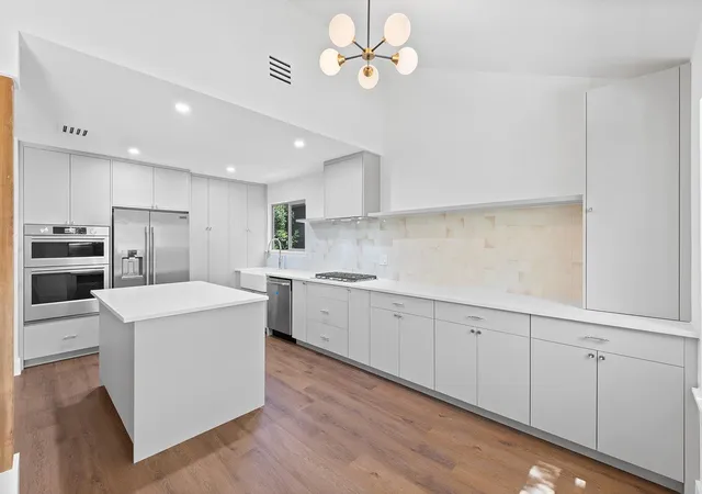 Photo 1 of Single family home for sale at 3609 Oak Crk Dr, Austin, TX 78727 | MLS# 9155492 | Listing updated on 2026-10-08