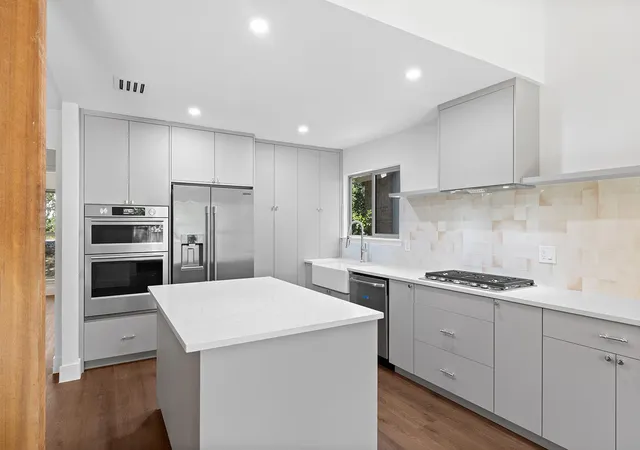 Photo 2 of Single family home for sale at 3609 Oak Crk Dr, Austin, TX 78727 | MLS# 9155492 | Listing updated on 2026-10-08