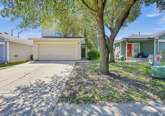 Photo 2 of Single family home for sale at 7433 Aspen Brk Dr, Austin, TX 78744 | MLS# 5996601 | Listing updated on 2026-10-09