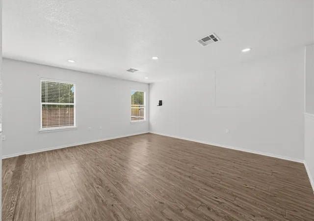 Photo 3 of Single family home for sale at 7433 Aspen Brk Dr, Austin, TX 78744 | MLS# 5996601 | Listing updated on 2026-10-09