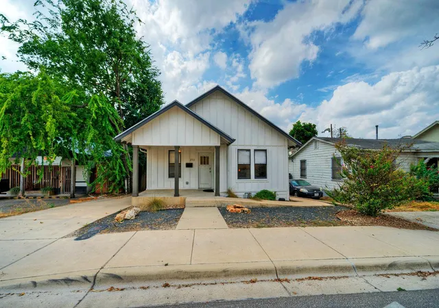 Photo 2 of Single family home for sale at 1711 E 7th Street #1, Austin, TX 78702 | MLS# 4185668 | Listing updated on 2026-10-08