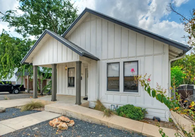 Photo 3 of Single family home for sale at 1711 E 7th Street #1, Austin, TX 78702 | MLS# 4185668 | Listing updated on 2026-10-08
