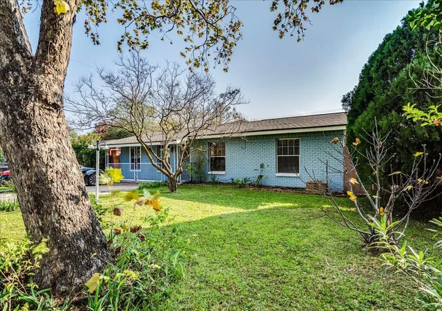 Photo 2 of Single family home for sale at 10605 Newmont Rd, Austin, TX 78758 | MLS# 7970782 | Listing updated on 2026-10-23