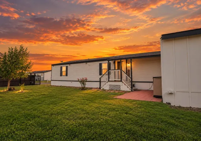 Manufactured home for sale at 230 Vaquero Ln, Kyle, TX 78640 | MLS# 8668755