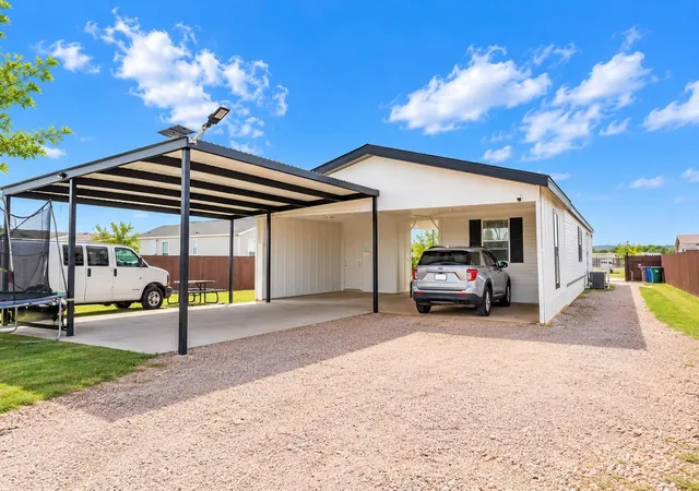 Photo 4 of Manufactured home for sale at 230 Vaquero Ln, Kyle, TX 78640 | MLS# 8668755 | Listing updated on 2026-10-07