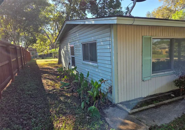 Photo 3 of Single family home for sale at 403 Hazel St, Rockdale, TX 76567 | MLS# 3741253 | Listing updated on 2026-10-08