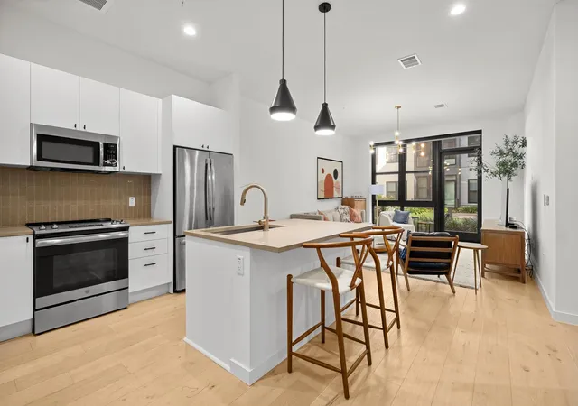 Photo 4 of Condo for sale at 800 Embassy Dr #124, Austin, TX 78702 | MLS# 3988588 | Listing updated on 2026-10-15
