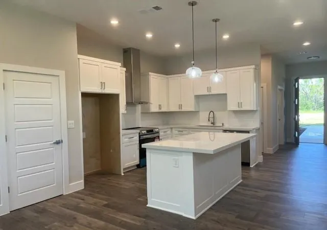 Photo 1 of Single family home for sale at 611 Sun Ray, Marble Falls, TX 78657 | MLS# 7727665 | Listing updated on 2026-10-08