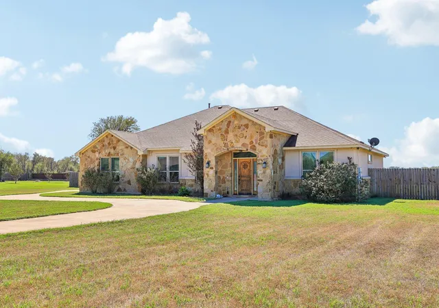 Photo 4 of Single family home for sale at 106 Eland Ave, Bastrop, TX 78602 | MLS# 6996587 | Listing updated on 2026-10-07