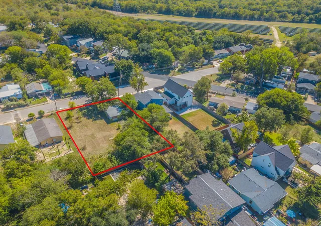 Photo 3 of Single family home for sale at 1006 Lott Ave, Austin, TX 78721 | MLS# 6298975 | Listing updated on 2026-10-08