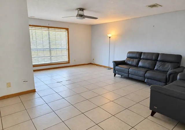 Photo 4 of Single family home for sale at 16311 Mill Crk Rd, Pflugerville, TX 78660 | MLS# 3311727 | Listing updated on 2026-10-09