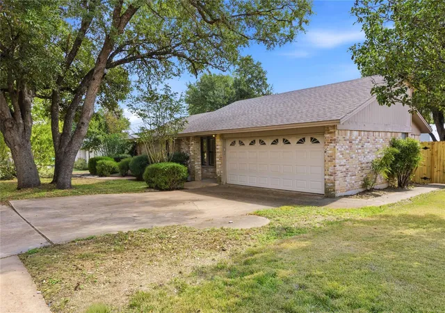 Photo 3 of Single family home for sale at 10511 Mourning Dove Dr, Austin, TX 78750 | MLS# 2210500 | Listing updated on 2026-10-28