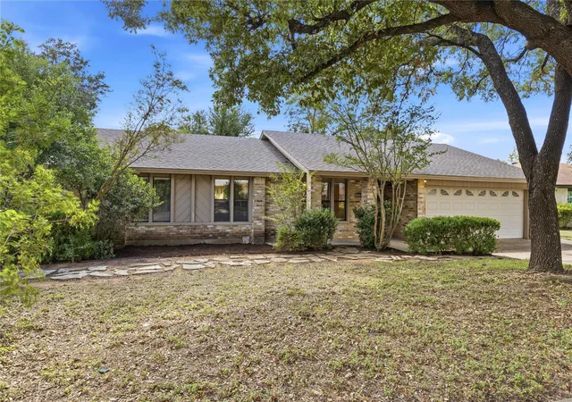 Photo 3 of Single family home for sale at 10511 Mourning Dove Dr, Austin, TX 78750 | MLS# 2210500 | Listing updated on 2026-10-28