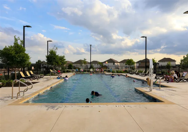 Photo 4 of Single family home for sale at 432 E Arrowhead Vine St, Leander, TX 78641 | MLS# 2842606 | Listing updated on 2026-10-12