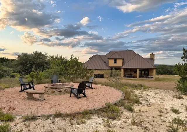 Photo 4 of Single family home for sale at 20305 Haystack Cv, Spicewood, TX 78669 | MLS# 1456605 | Listing updated on 2026-10-08