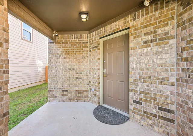 Photo 2 of Single family home for sale at 7229 Outfitter Dr, Austin, TX 78744 | MLS# 1728315 | Listing updated on 2026-10-08