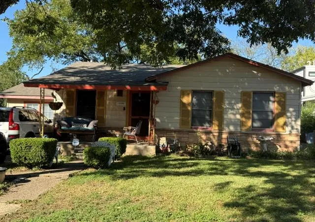 Photo 2 of Single family home for sale at 1106 Justin Ln, Austin, TX 78757 | MLS# 1257389 | Listing updated on 2026-10-08
