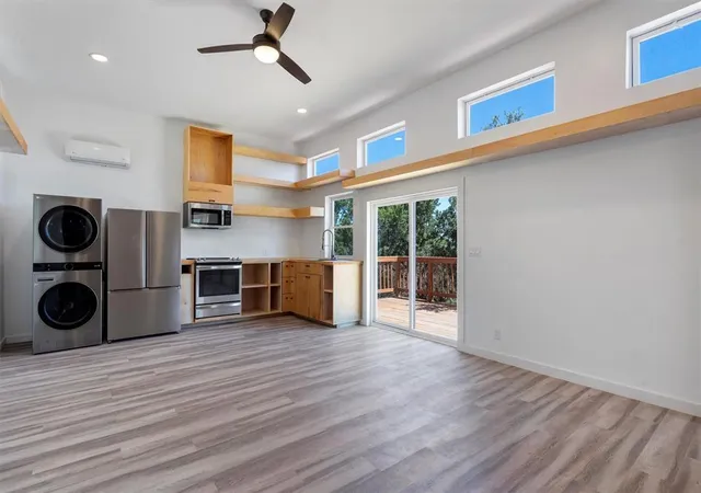 Photo 4 of Single family home for sale at 6009 La Paloma Ln, Lago Vista, TX 78645 | MLS# 6444511 | Listing updated on 2026-10-09