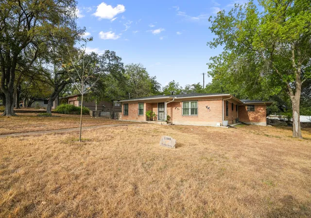 Photo 3 of Single family home for sale at 11908 N Oaks Dr, Austin, TX 78753 | MLS# 5999061 | Listing updated on 2026-10-23