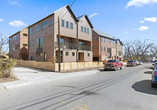 Photo 4 of Townhouse for sale at 3524 Gonzales St #1B, Austin, TX 78702 | MLS# 3164166 | Listing updated on 2026-10-10