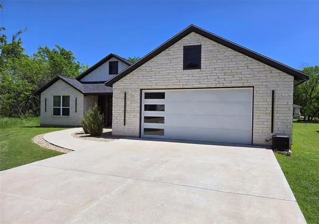 Photo 2 of Single family home for sale at 109 Kipapa Ct, Bastrop, TX 78602 | MLS# 7399306 | Listing updated on 2026-10-08