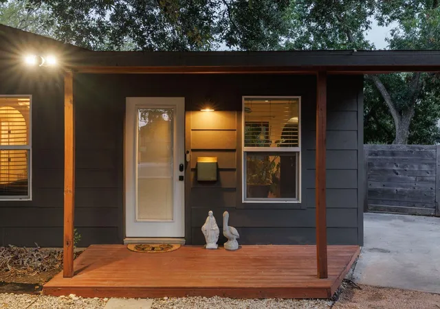 Photo 4 of Single family home for sale at 901 Saint Elmo Cir, Austin, TX 78745 | MLS# 1074209 | Listing updated on 2026-10-23