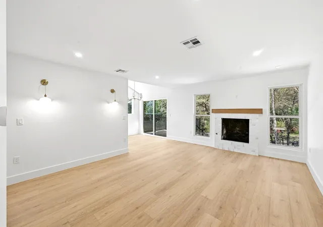 Photo 3 of Single family home for sale at 7004 Fred Morse Dr, Austin, TX 78723 | MLS# 5185888 | Listing updated on 2026-10-25