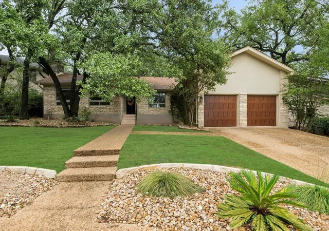 Photo 2 of Single family home for sale at 4724 Palisade Dr, Austin, TX 78731 | MLS# 4721824 | Listing updated on 2026-10-24