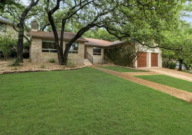 Photo 3 of Single family home for sale at 4724 Palisade Dr, Austin, TX 78731 | MLS# 4721824 | Listing updated on 2026-10-24