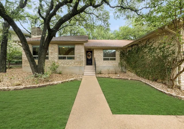 Photo 3 of Single family home for sale at 4724 Palisade Dr, Austin, TX 78731 | MLS# 4721824 | Listing updated on 2026-10-24