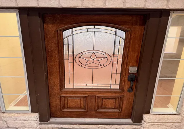 Photo 4 of Single family home for sale at 200 Park Pl Dr, Georgetown, TX 78628 | MLS# 7763330 | Listing updated on 2026-10-08