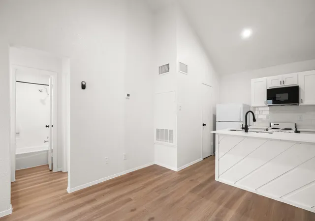 Photo 4 of Condo for sale at 4205 Speedway Ave #201, Austin, TX 78751 | MLS# 9017080 | Listing updated on 2026-10-08