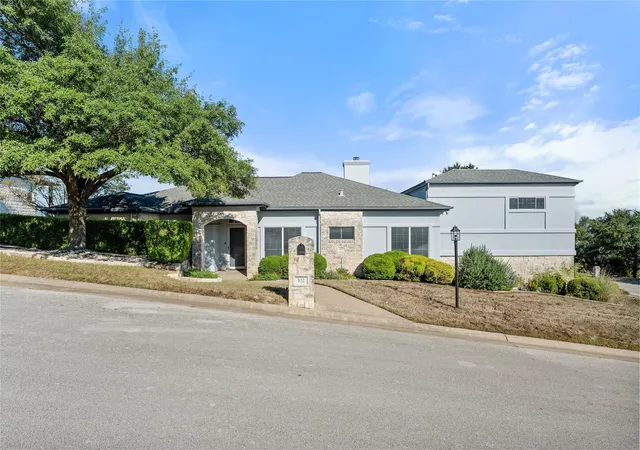 Single family home for sale at 102 Paragon Ct, Lakeway, TX 78734 | MLS# 9076607