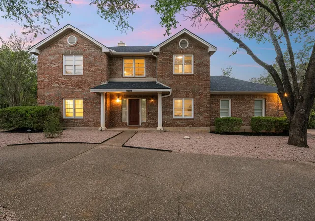 Photo 1 of Single family home for sale at 9001 Glenlake Dr, Austin, TX 78730 | MLS# 8993059 | Listing updated on 2026-10-09