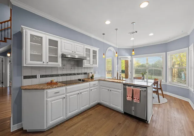 Photo 3 of Single family home for sale at 9001 Glenlake Dr, Austin, TX 78730 | MLS# 8993059 | Listing updated on 2026-10-09